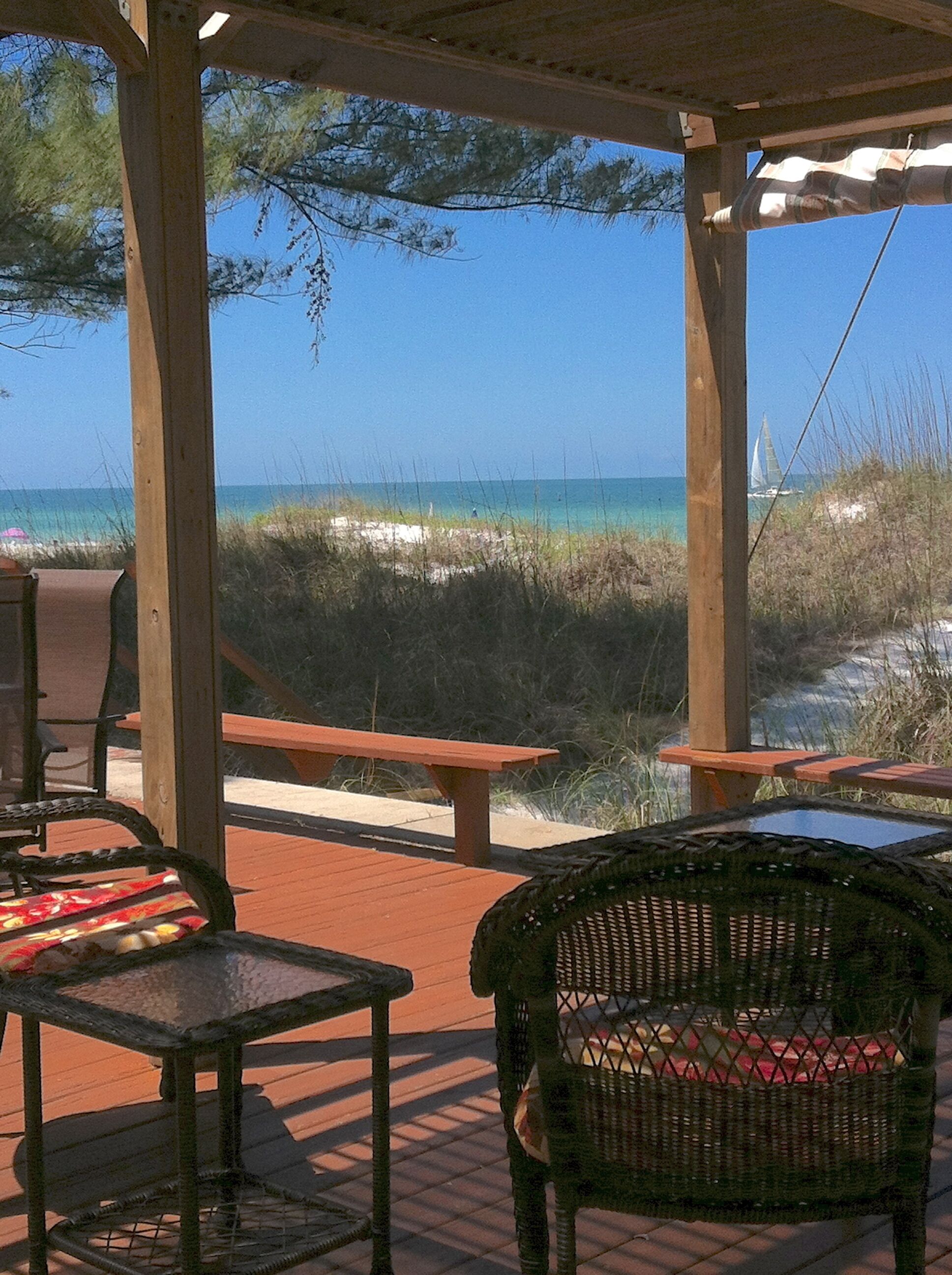 Pergola Seating for 4 Sunset for All