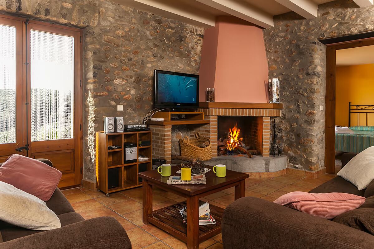 Casa Castelot - Beautiful and Peaceful Surroundings, Pool, 25 km to beach