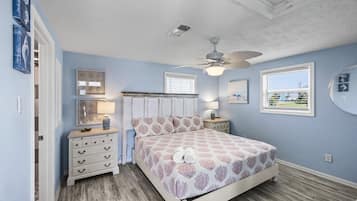 3 bedrooms, desk, iron/ironing board, free WiFi