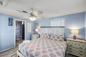 3 bedrooms, desk, iron/ironing board, travel cot