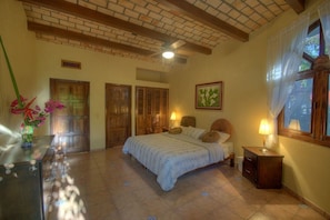 2 sovrum, strykjärn/strykbräda, gratis wi-fi och sängkläder