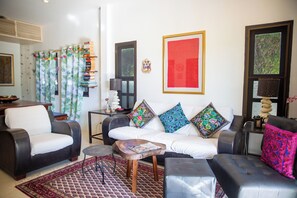 智能電視、DVD 播放機、書籍、影像庫