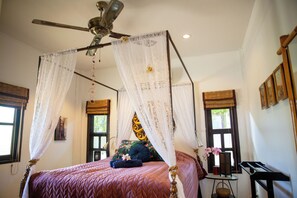 3 bedrooms, desk, iron/ironing board, travel crib