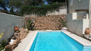 Outdoor pool - Villa Lysa studio in character house private pool (La Garde)