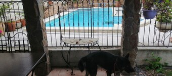 estudio en casa de carácter piscina privada