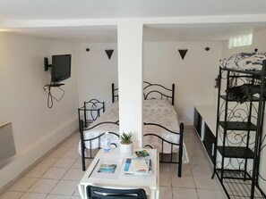 1 bedroom, free WiFi