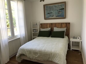 3 chambres, bureau, fer et planche à repasser, Wi-Fi gratuit
