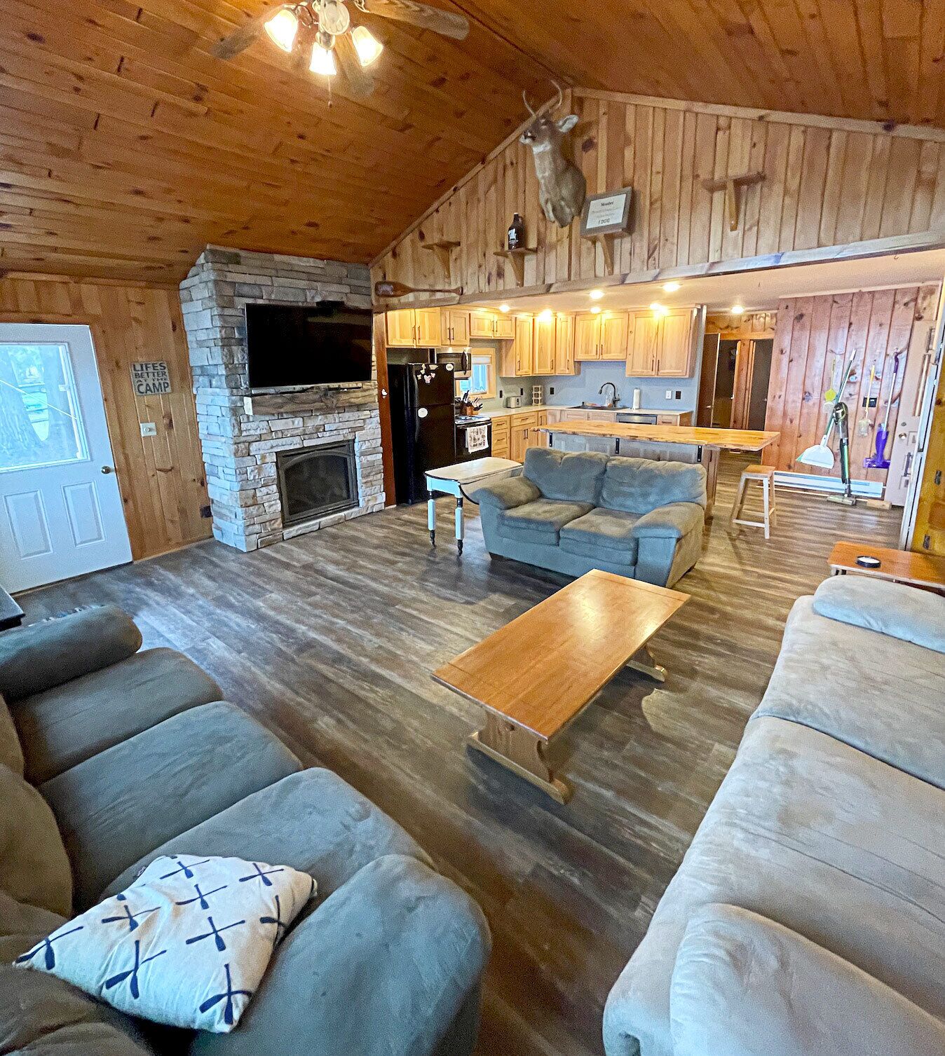 Adirondack Lakefront - User friendly, great beach, full afternoon sun