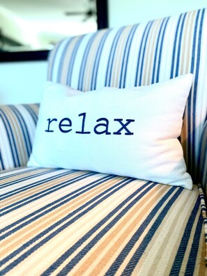 3 bedrooms, iron/ironing board, travel crib, free WiFi - GULF VIEWS + PRIVATE BEACH CLUB (Naples)