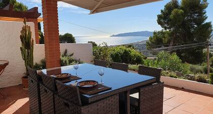 Charming house with splendid views over the bay of Estartit