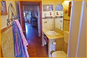 Shower, hair dryer, bidet, towels - NIDU - Abode of Wellbeing (Partinico)