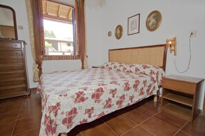 4 bedrooms, iron/ironing board, free WiFi, bed sheets - NIDU - Abode of Wellbeing (Partinico)