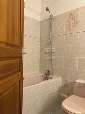 Bathtub, hair dryer, shampoo, toilet paper - Apartment/ flat - Trouville (Trouville-Sur-Mer)