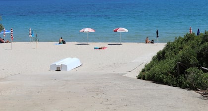 Charming villa 150m from the beach, white sands, crystalline sea, big porches.