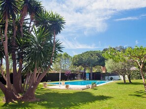 Pool - Big Apartment, Sea & Mountain views, private pool, close to amenities & IronMen  (Calella)