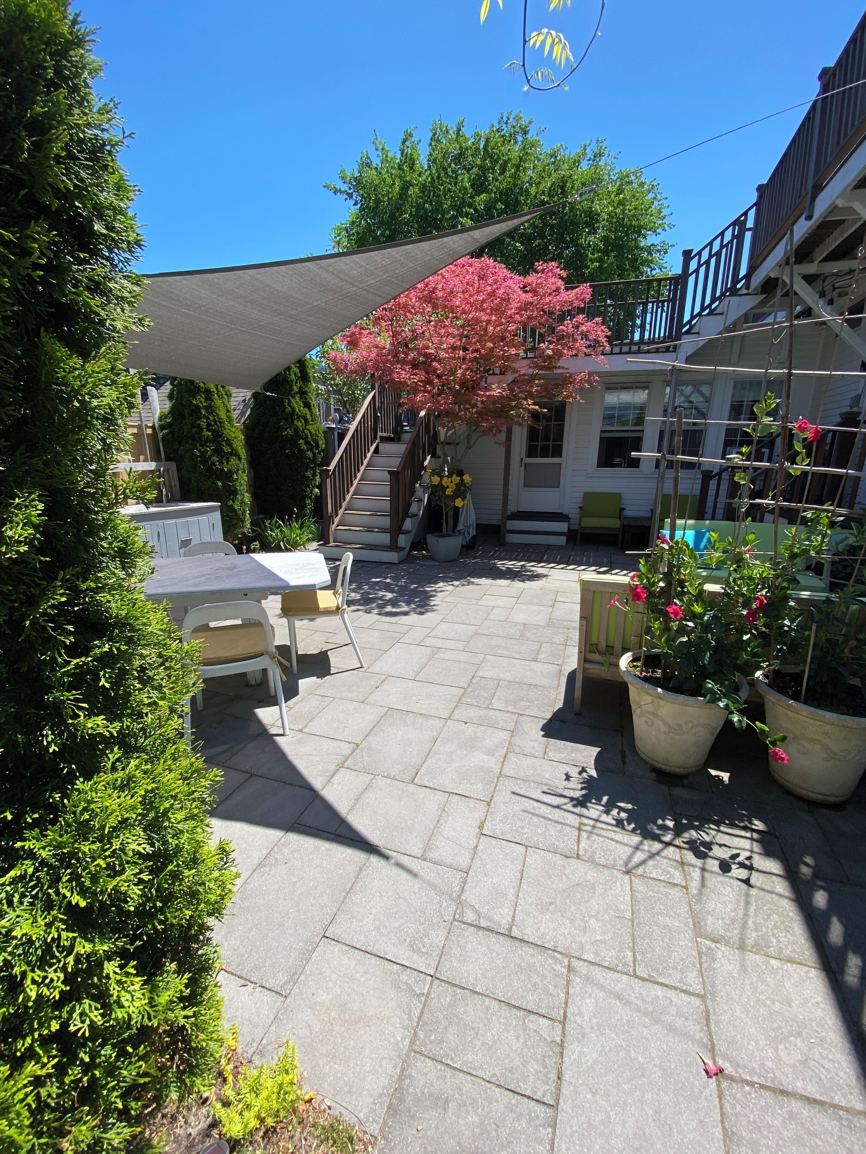 West End Cottage Street,  Steps to Town & Beach, Parking,  large unit,  Cottage