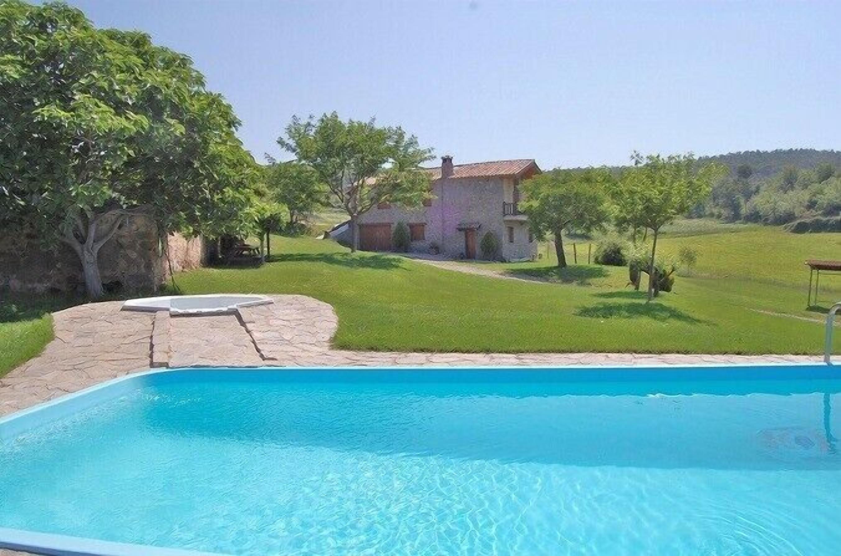 A wonderful pool is situated in the garden (32m2)