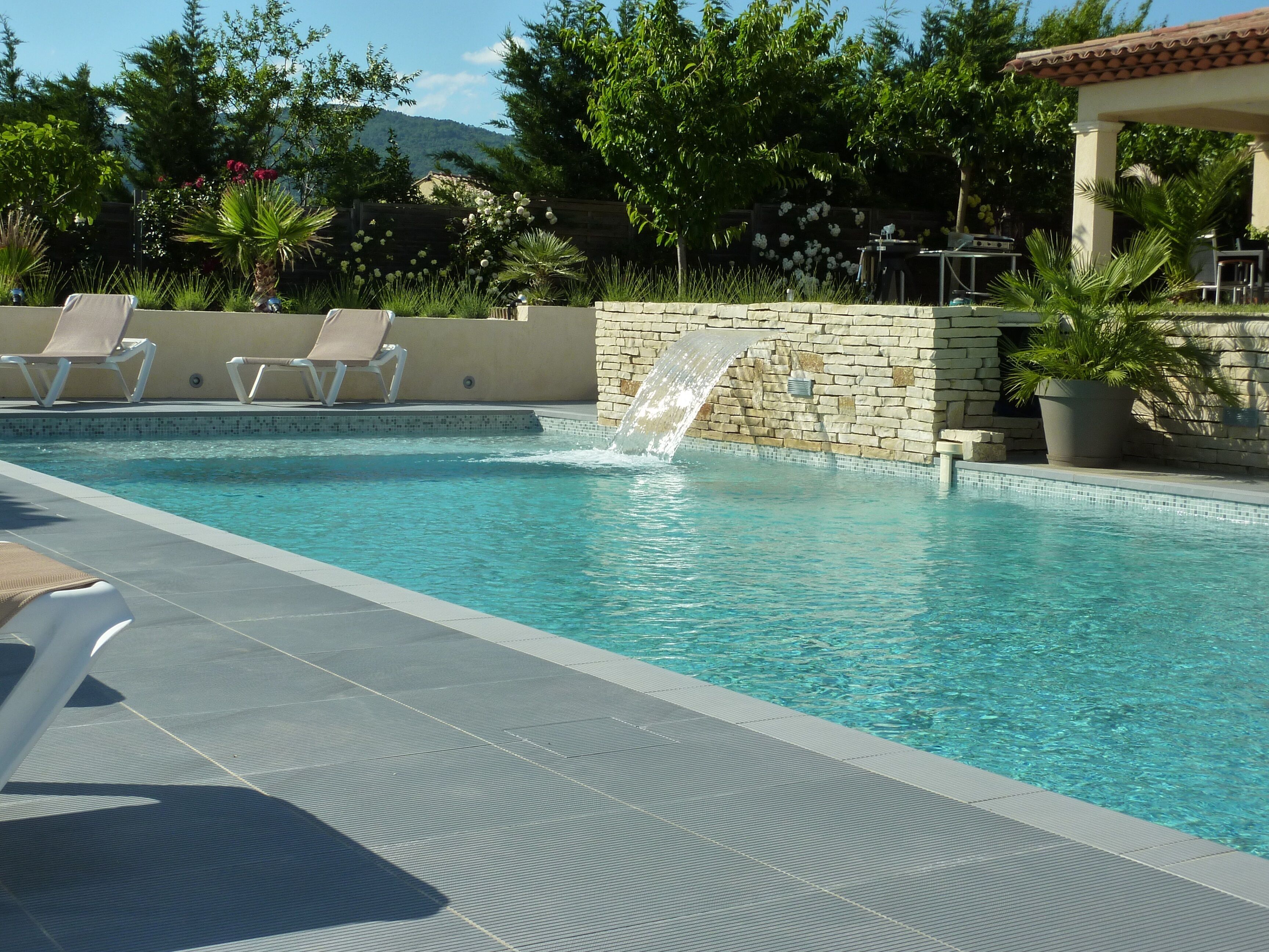 Piscine extérieure, piscine chauffée