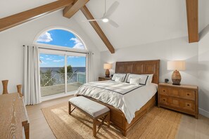 4 bedrooms, iron/ironing board, travel cot, free WiFi