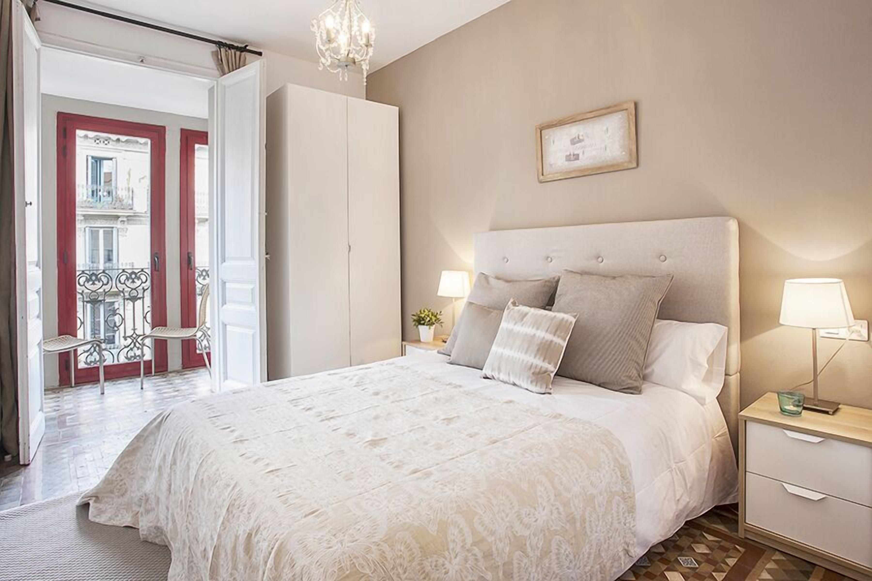 3 chambres, fer et planche à repasser, Wi-Fi, draps fournis