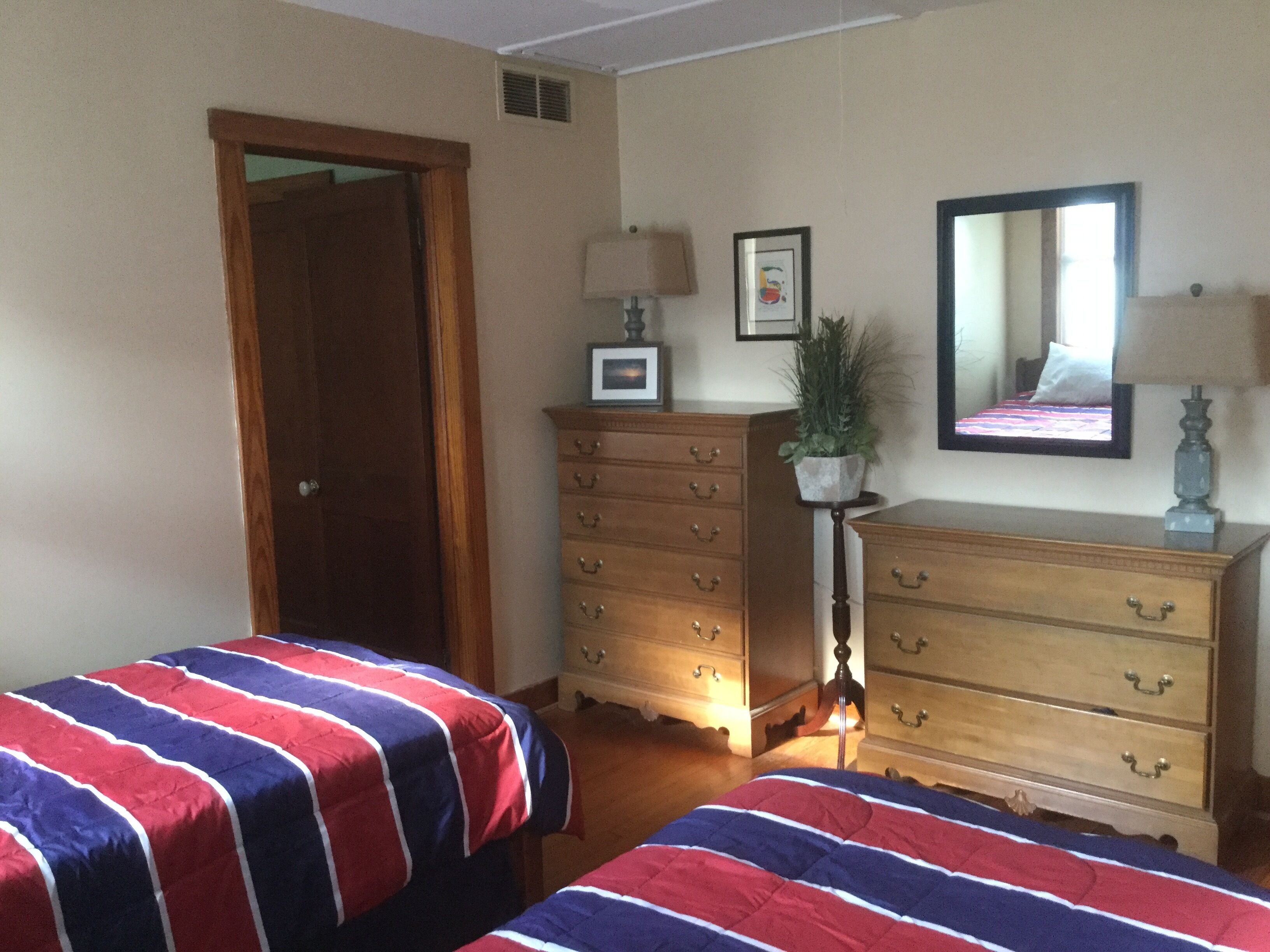 2 bedrooms, iron/ironing board, free WiFi, bed sheets