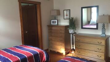 2 bedrooms, iron/ironing board, free WiFi, bed sheets