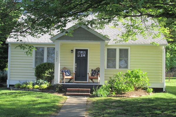20982 Bayside Ave, across from town dock, close to harbor and restaurants