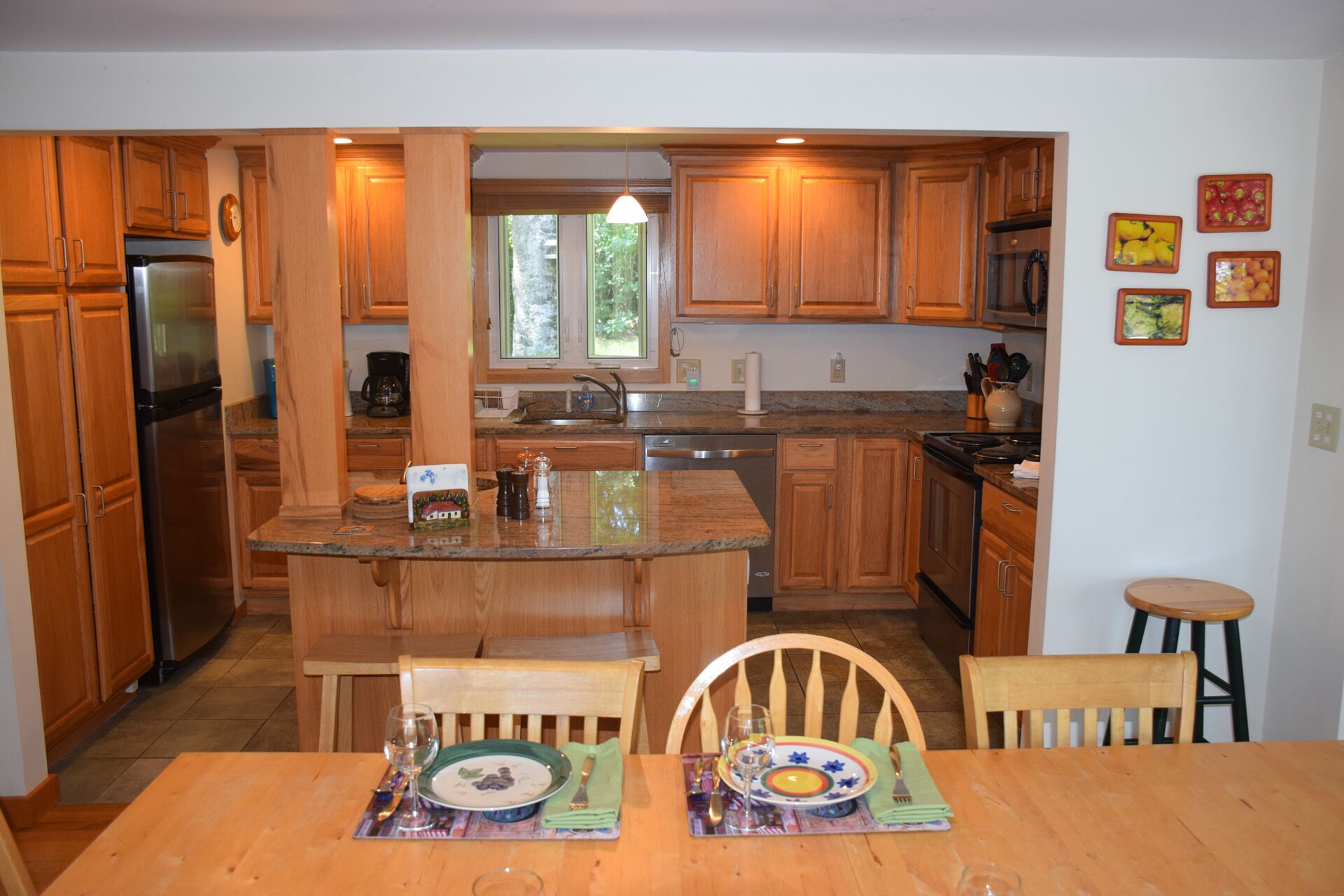 Enjoy any season at our peaceful lake home!