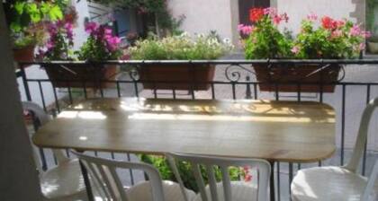 Gite au coeur de la provence ( Les Rosiers )