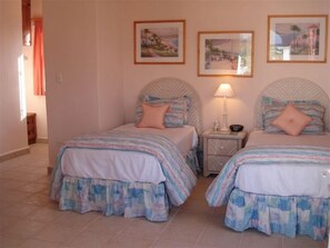 3 Schlafzimmer, Pillowtop-Betten, Zimmersafe, Bügeleisen/Bügelbrett