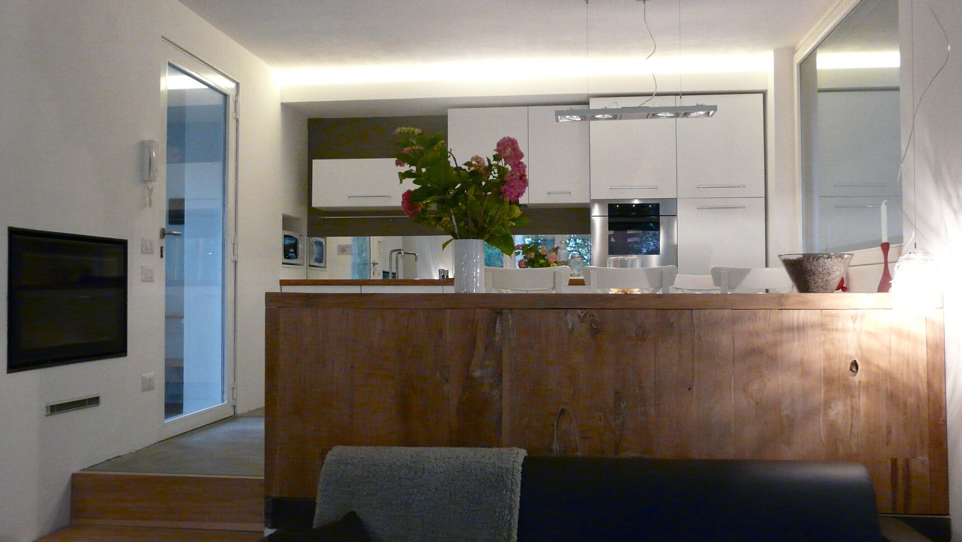 Exquisite newly built accomodation in the heart of woods