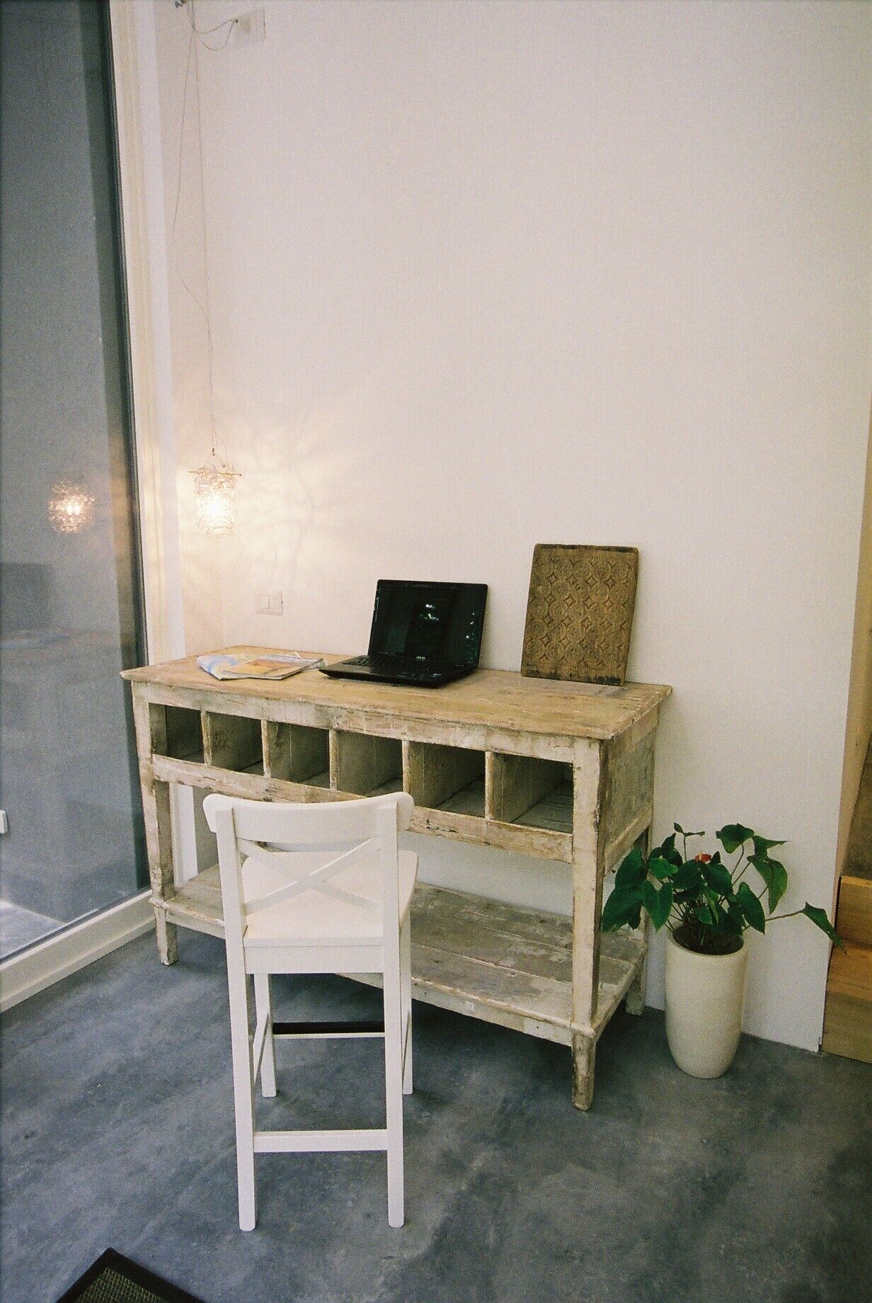 Exquisite newly built accomodation in the heart of woods