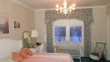 10 Schlafzimmer, Schreibtisch, Bügeleisen/Bügelbrett, kostenloses WLAN