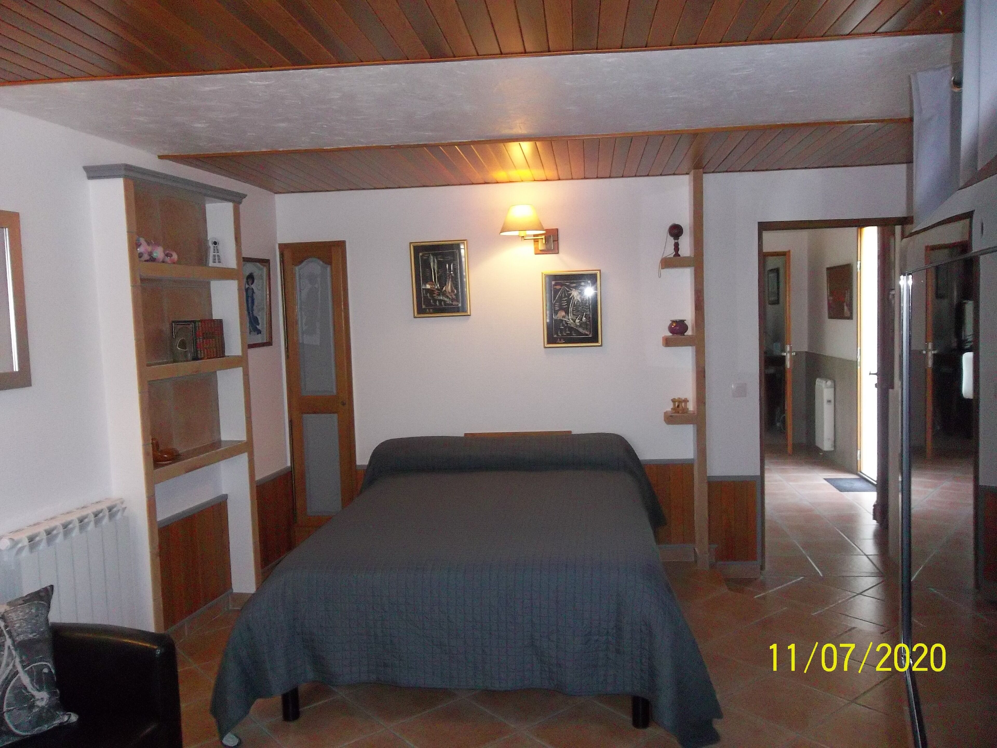 NATURE & BATHS IN THE SONG OF CIGALES