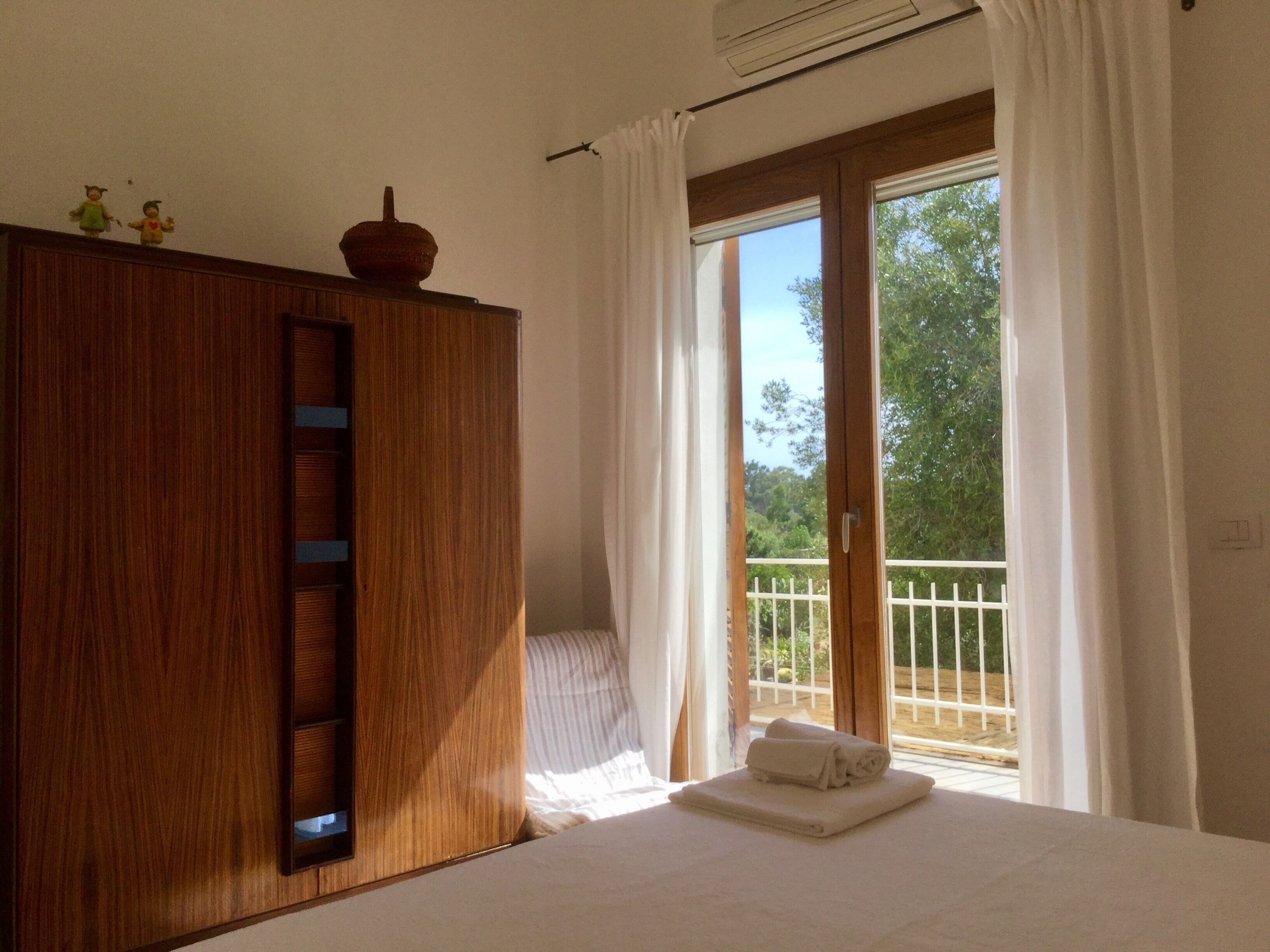 5 多间卧室、客房内保险箱、办公桌、熨斗/熨衣板