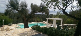 'Soul of Puglia' - A Rural Gem 3BR/3BA, A/C, WiFi, Hilltop w/ POOL & Views