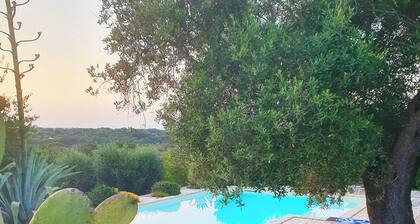 Die 'Seele von Apulien' 3SZ / 3Bäder (je En-suite) Trulli auf Hügel M Aussicht