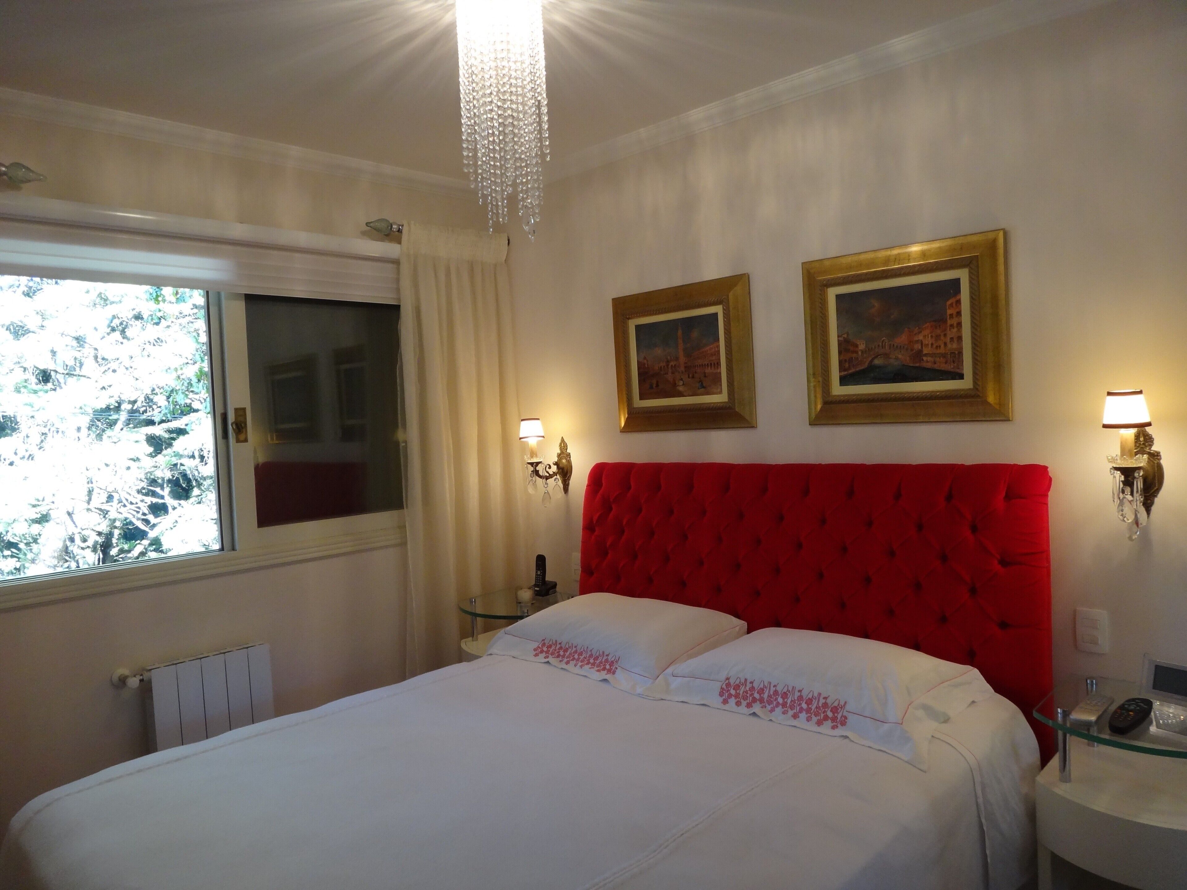 Luxurious and romantic fit saw with fireplace, grill 600M center