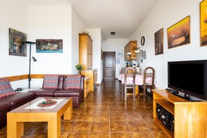 TV, libri, impianto stereo