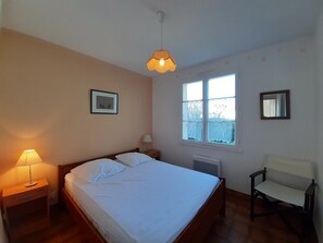 3 habitaciones, tabla de planchar con plancha y wifi gratis 