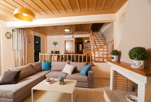 Peonia & Ortansia villas,Modern Family Villas near the sea in Panormos Crete