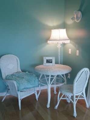 Interior - A Relaxing Place To Have Fun In The Sun! (Yakima)