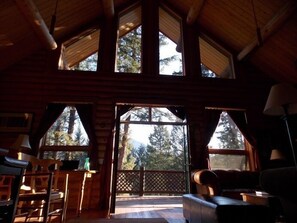 TV, fireplace, stereo - Great All Season Log House in Alpine,WY (Alpine)