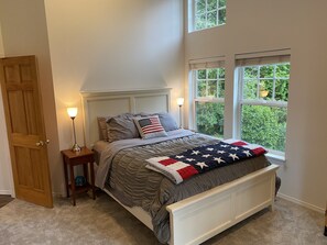 3 soverom, strykejern/-brett, reiseseng for barn og wi-fi (inkludert)