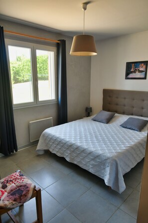 5 Schlafzimmer, Bügeleisen/Bügelbrett, kostenloses WLAN