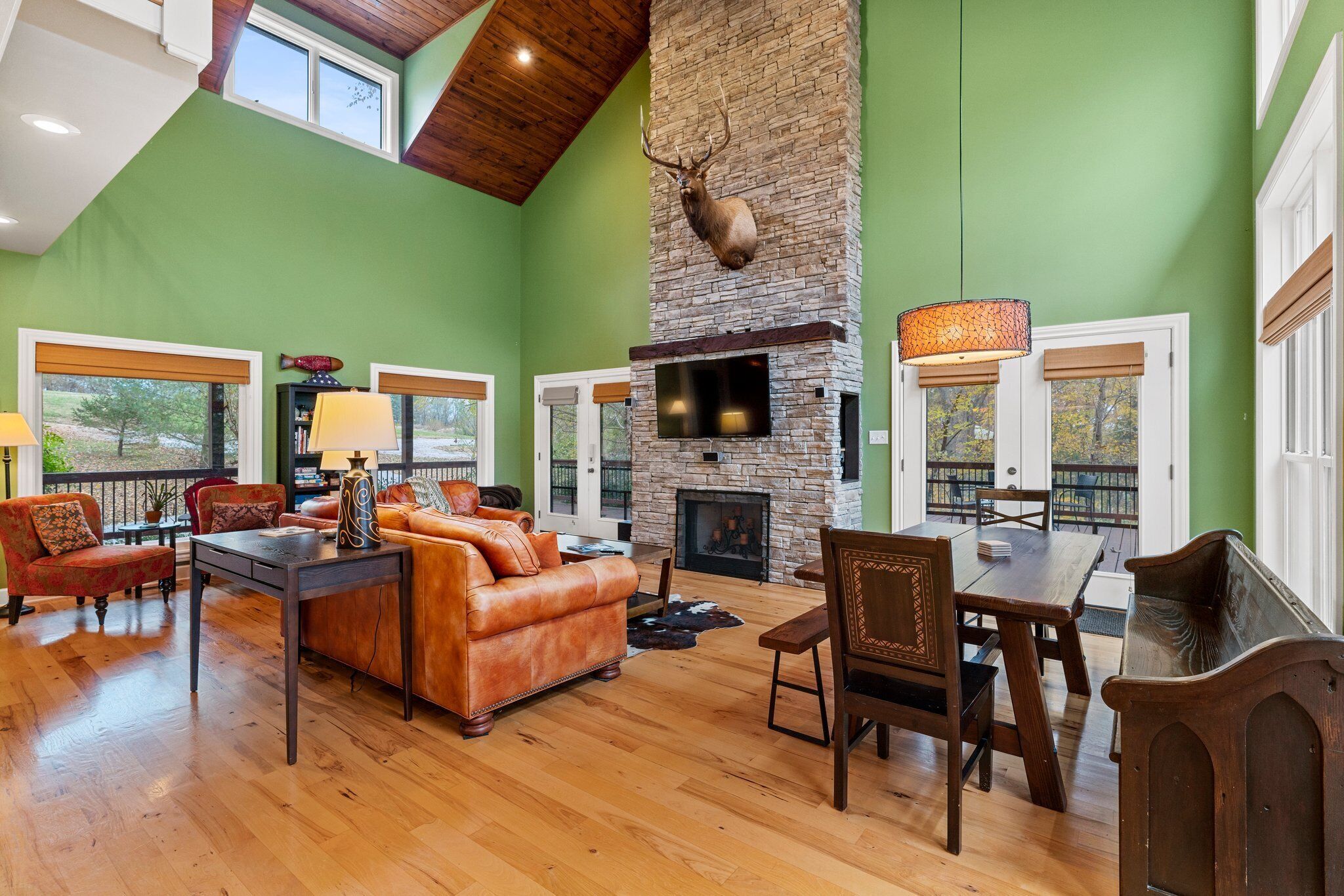 Luxurious Lakefront Custom Home - 4 secluded acres - WFH/HotDesk Friendly