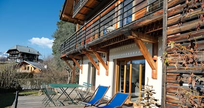 chalet in Saint-Gervais Mont Blanc. In the heart of the village 75m ², 2 mn walk