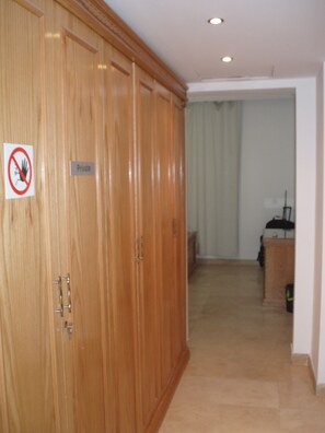 Interior - Luxury sea front 2 bedrooms with stunning beach view, shared pool, gym & more (Village Road)