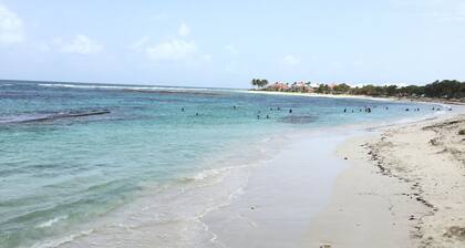 Apartment near Raisins Clairs beach and ferry terminal