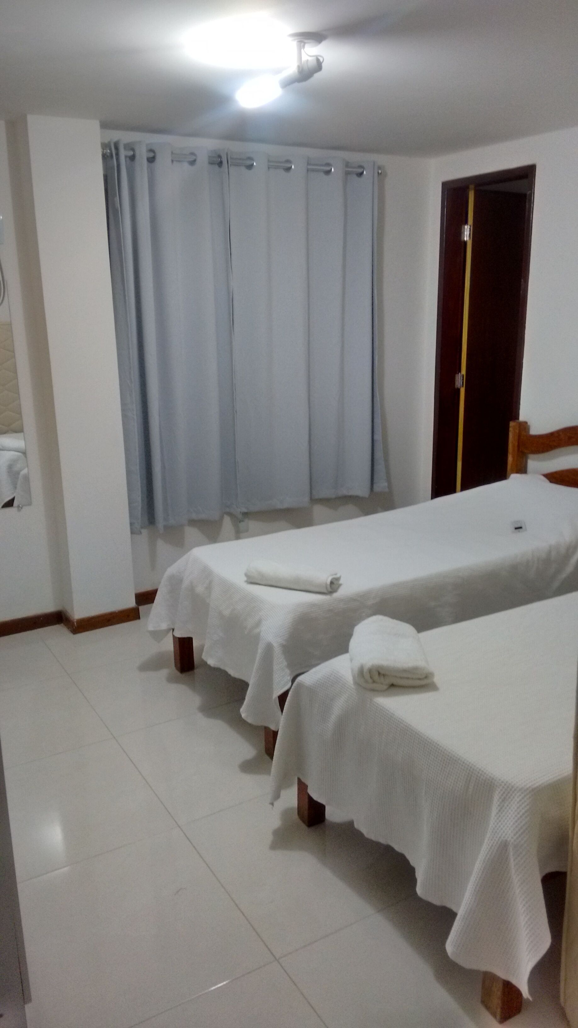 HOUSE 4 SUITES, DEPENDENCE, POOL, BALCONIES, GARAGE AND BARBECUE